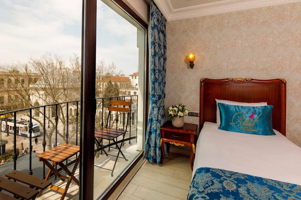 Deluxe Üç Kişilik Oda, Balkon