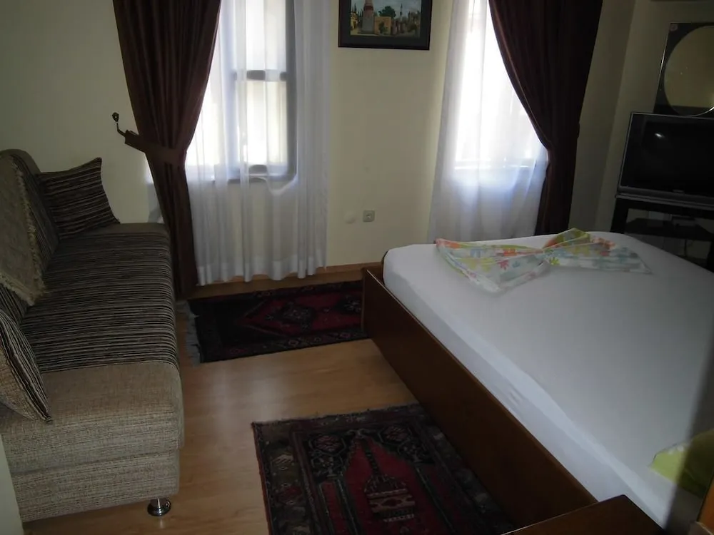 Standard Tek Büyük veya İki Ayrı Yataklı Oda, 1 Çift Kişilik veya 2 Tek Kişilik Yatak