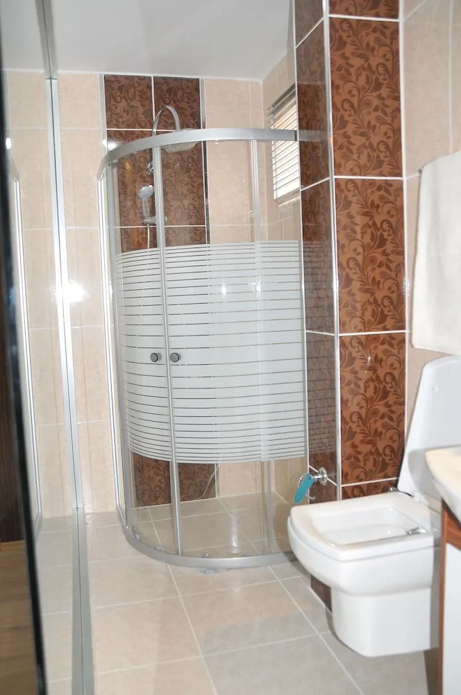Deluxe Süit, 1 En Büyük (King) Boy Yatak, Balkon, Havuz Manzaralı