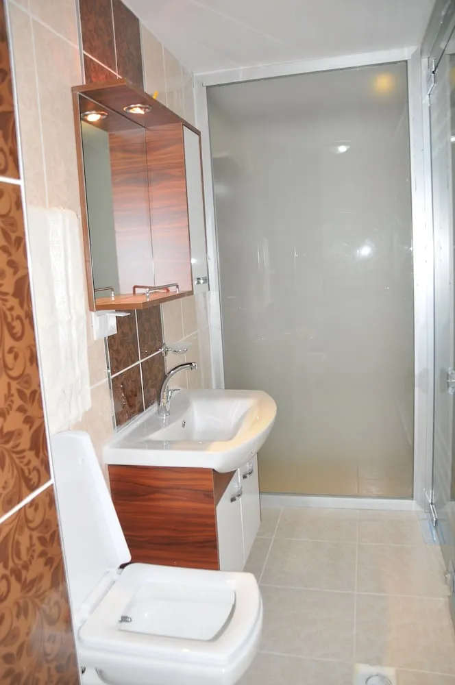 Standard Tek Büyük Yataklı Oda, 1 Çift Kişilik Yatak, Balkon, Havuz Manzaralı