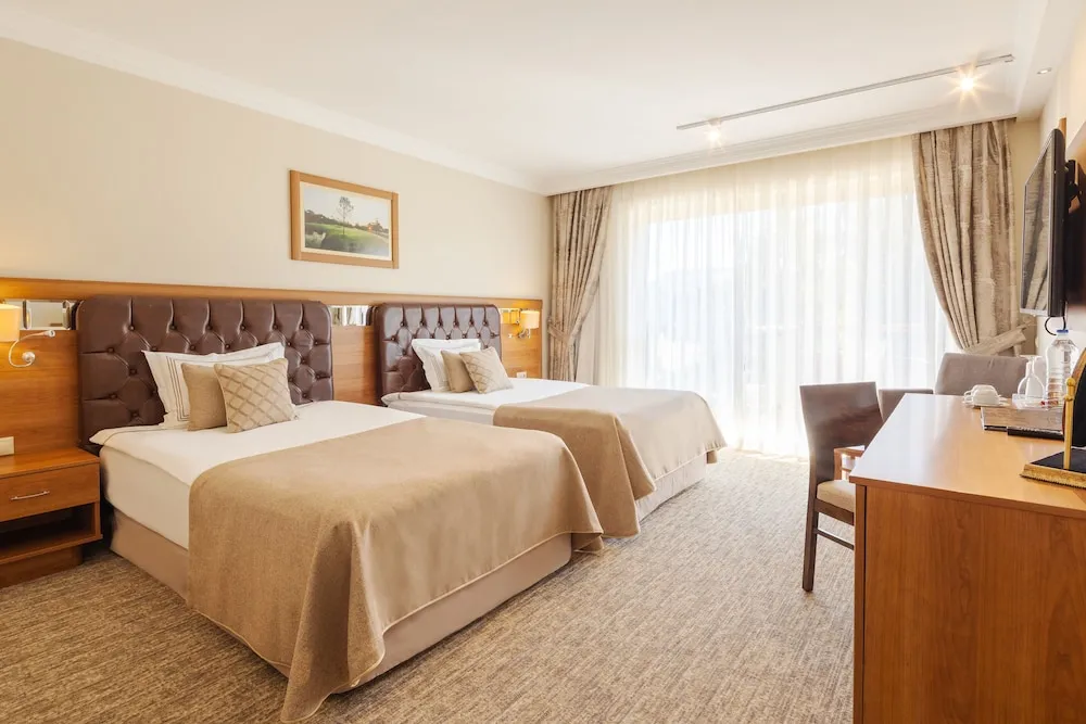 Standard Room, Land View