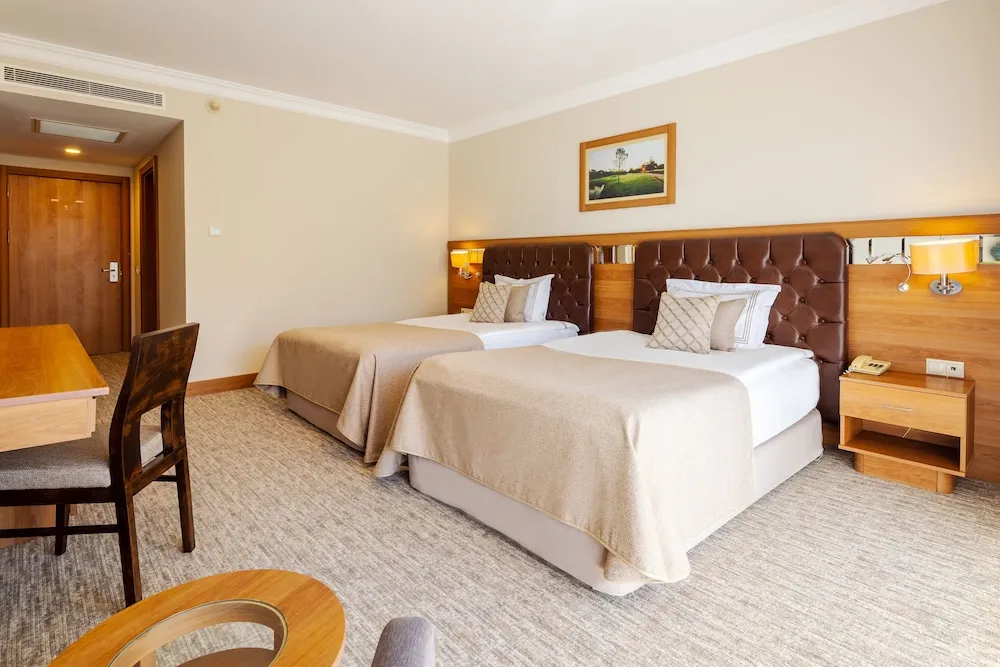 Standard Room, Land View