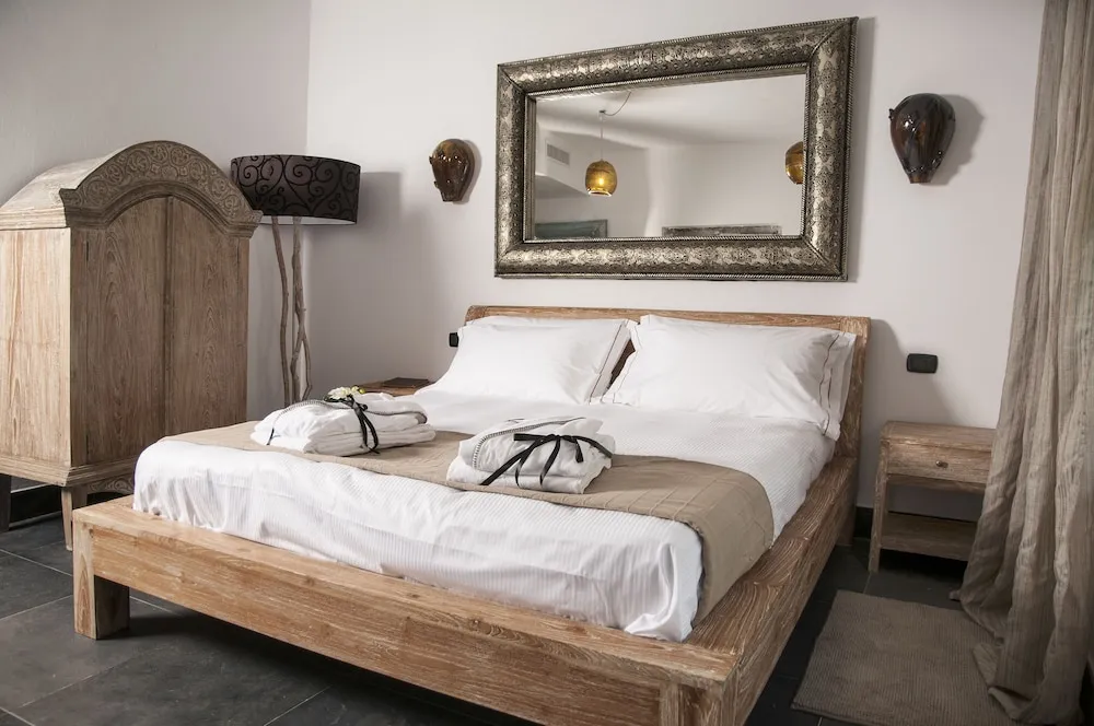 Sevenmaze Charming House