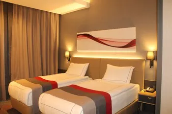 Ramada by Wyndham Tire