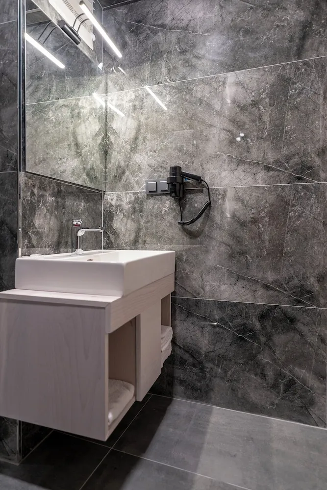 Standard Oda, 1 Büyük (Queen) Boy Yatak