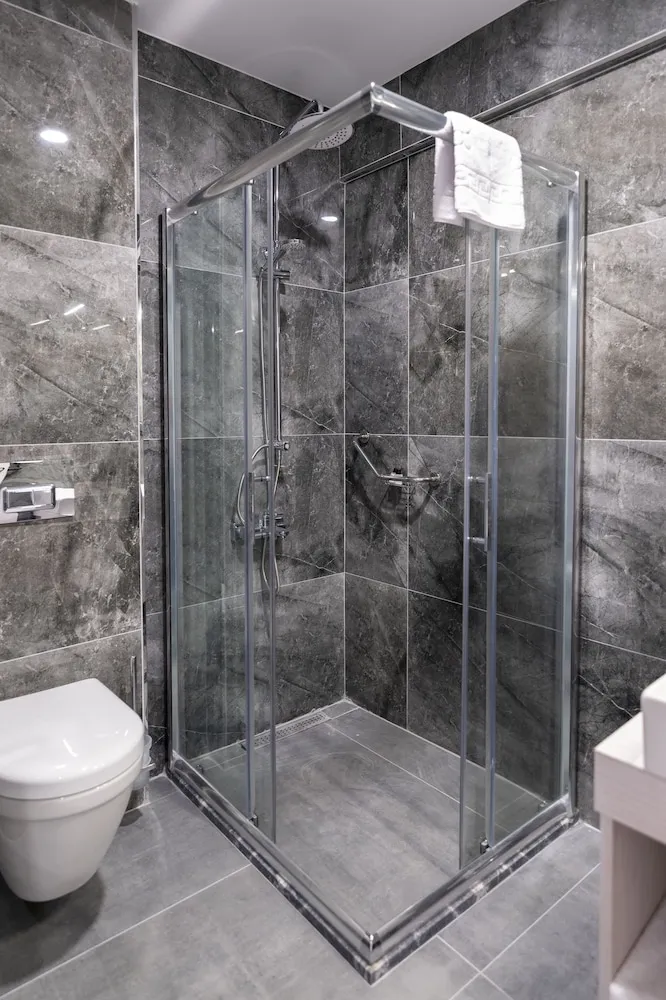 Standard Oda, 1 Büyük (Queen) Boy Yatak