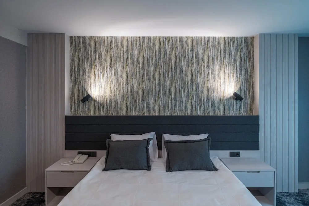 Standard Oda, 1 Büyük (Queen) Boy Yatak