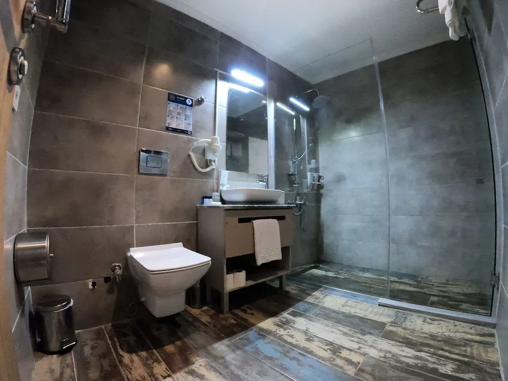 Standard Tek Büyük Yataklı Oda, Bahçe Manzaralı