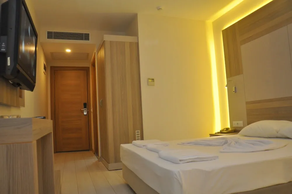 Standard Tek Büyük Yataklı Oda, Bahçe Manzaralı