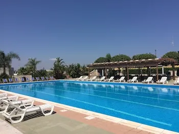 Racar Hotel & Resort