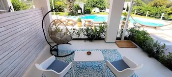 B&B White House