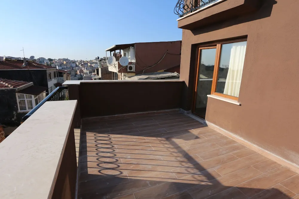 Business Tek Büyük Yataklı Oda, Balkon, Şehir Manzaralı