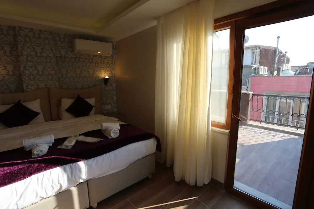 Business Tek Büyük Yataklı Oda, Balkon, Şehir Manzaralı