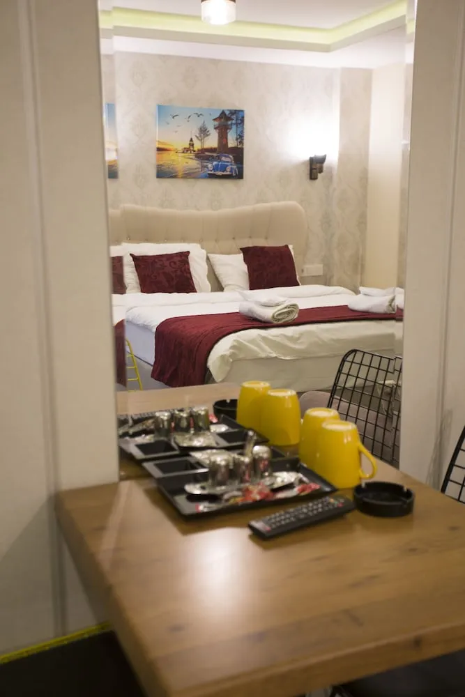 Economy Stüdyo, Zemin Kat