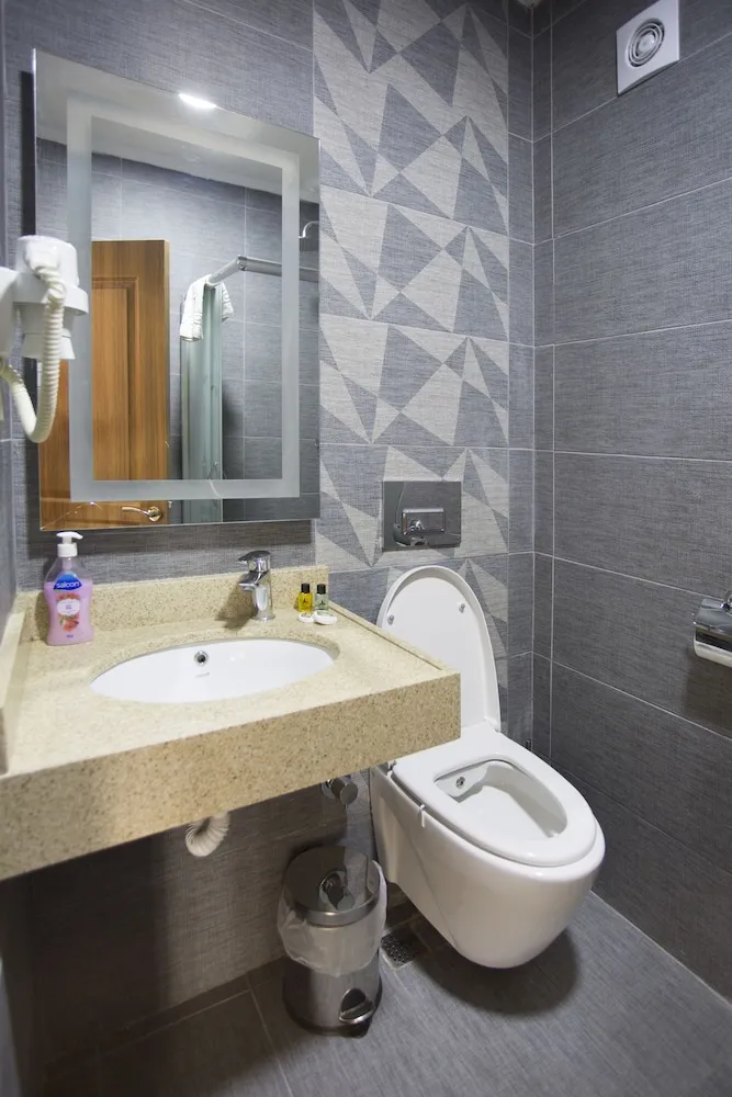 Economy Stüdyo, Zemin Kat