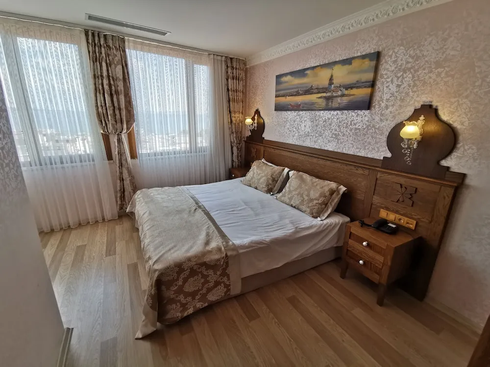 Exclusive Tek Büyük Yataklı Oda