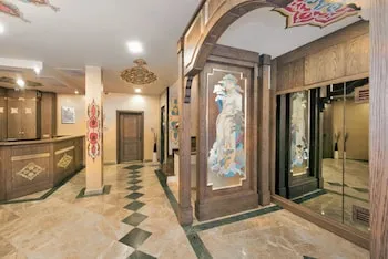 Perapolis Hotel