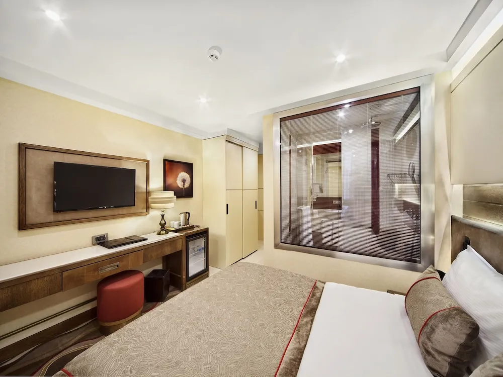 Superior Tek Büyük veya İki Ayrı Yataklı Oda