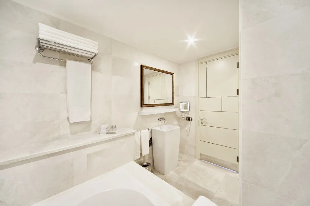 Superior Room with Whirlpool