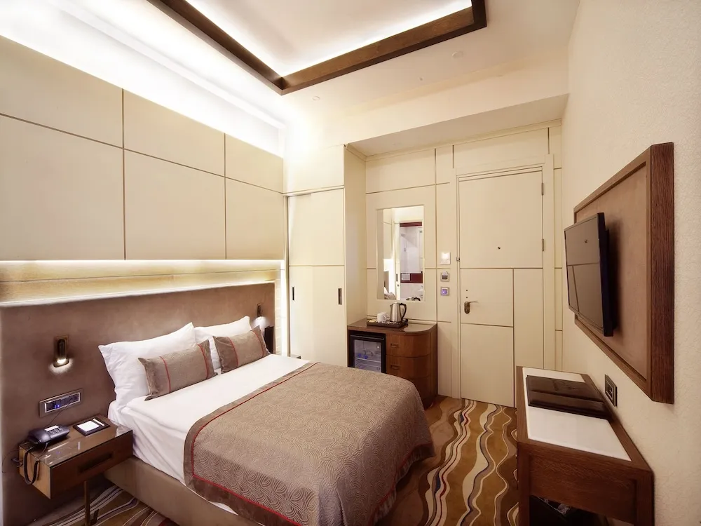 Standard Tek Büyük Yataklı Oda