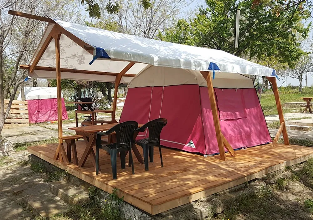 Dört Kişilik Oda (Quadruple)