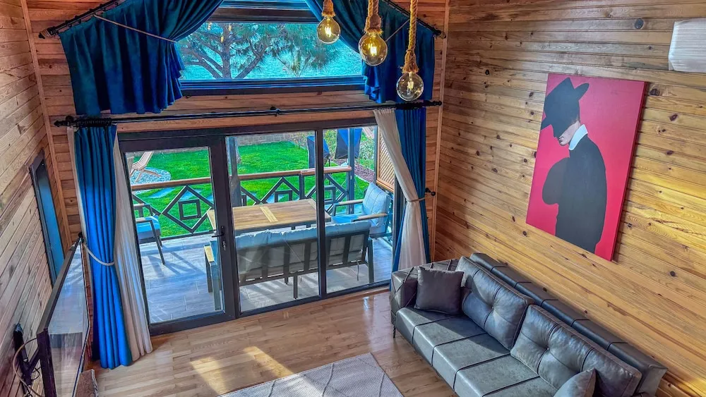 Jakuzili Üç Kisilik Bungalov