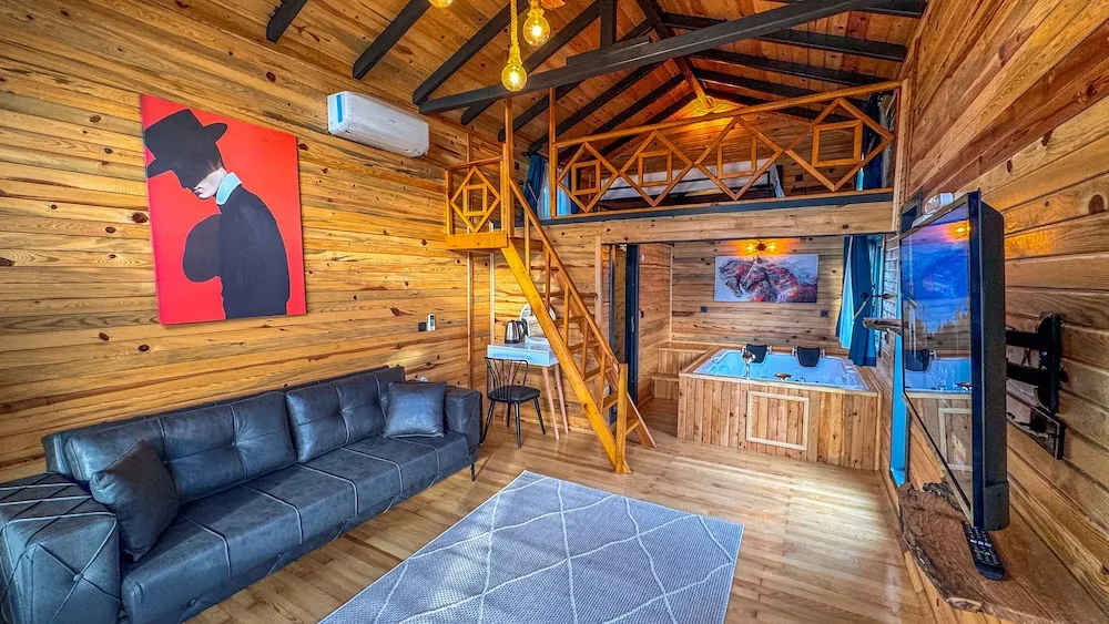 Jakuzili Üç Kisilik Bungalov