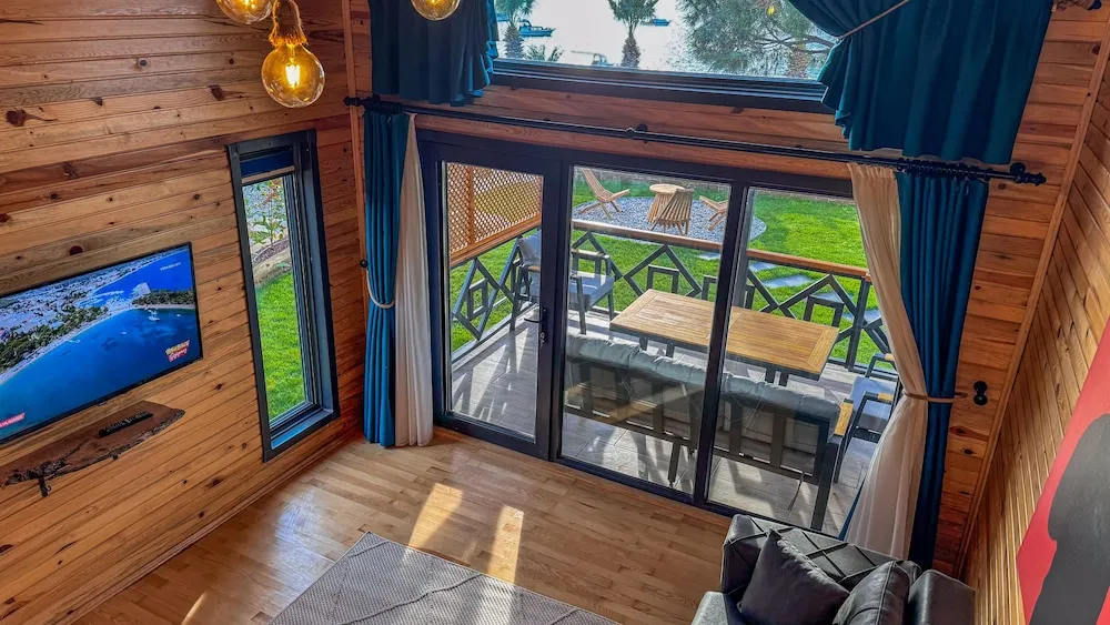 Jakuzili Cift Kisilik Bungalov