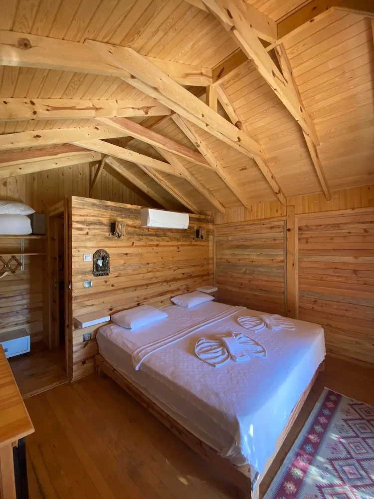 Romantic Tek Büyük Yataklı Oda, 1 En Büyük (King) Boy Yatak, Küvet, Deniz Manzaralı
