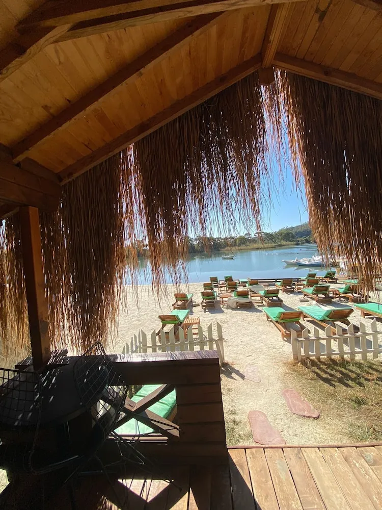 Tek Büyük Yataklı Oda, Küvet, Deniz Manzaralı