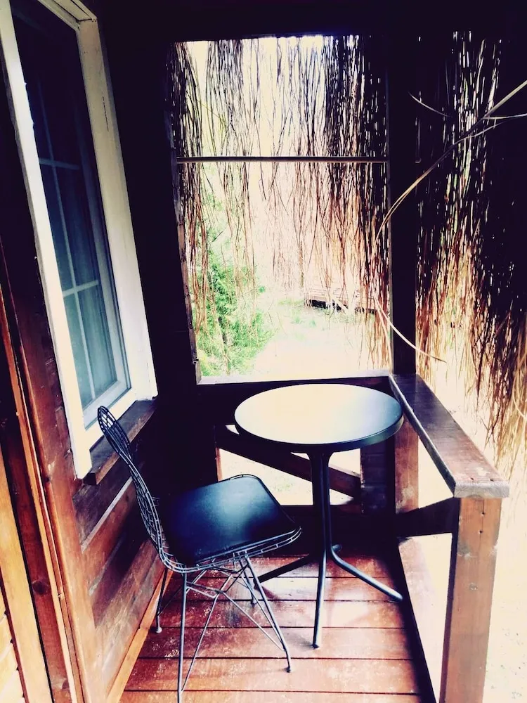 Green Deluxe Tree Bungalow