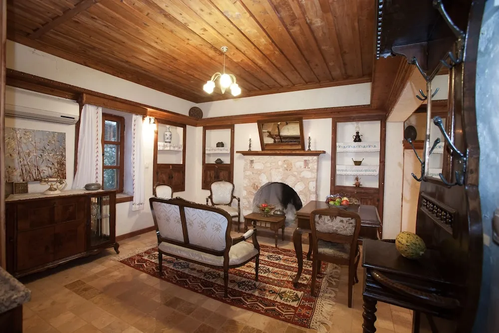 Art Studio With Kitchen