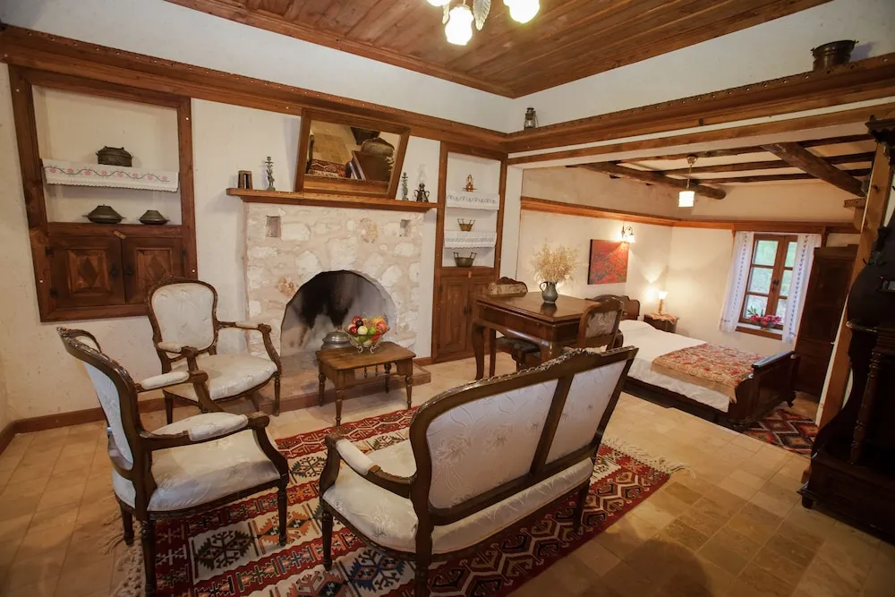 Art Studio With Kitchen