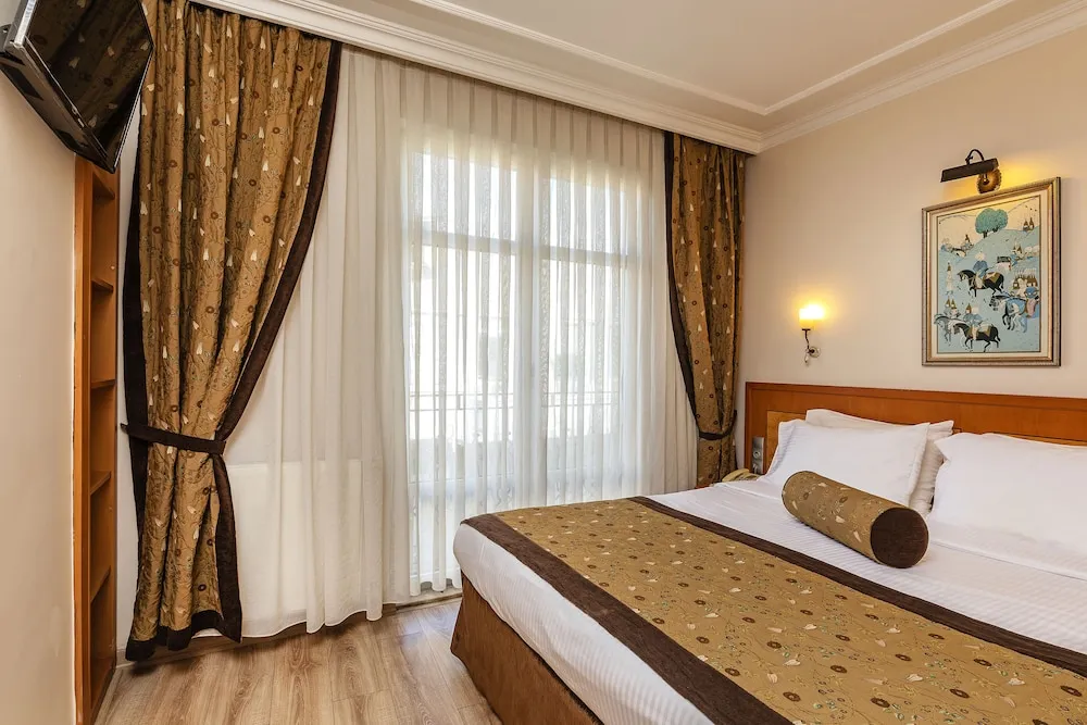 STANDARD DOUBLE ROOM