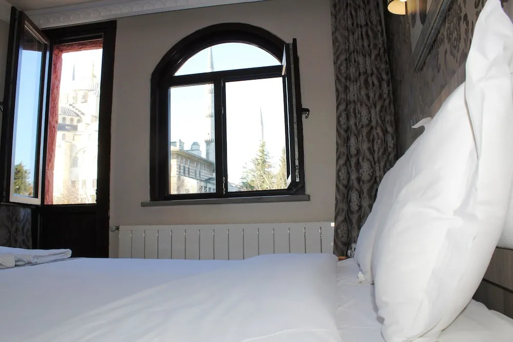 Superior Triple Room with Blue Mosque View
