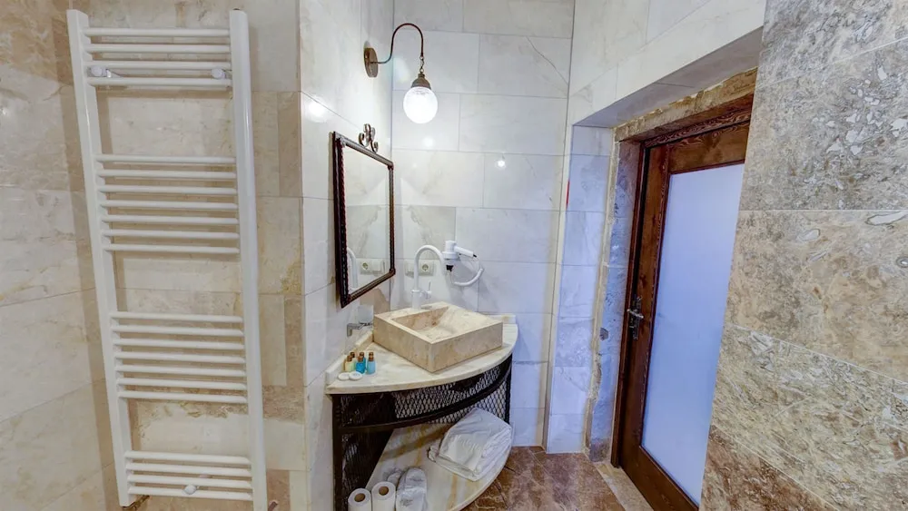 Honeymoon Tek Büyük Yataklı Oda