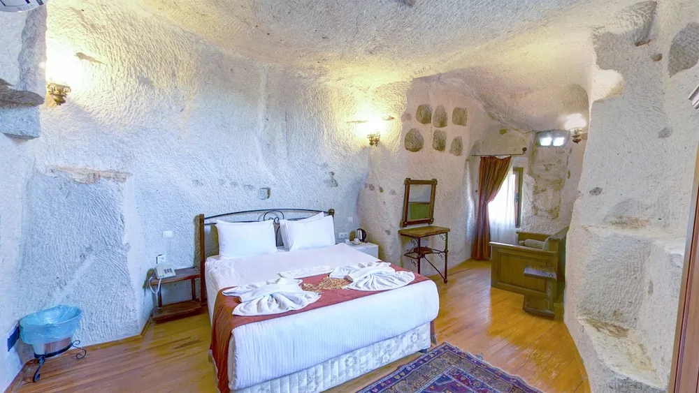 Traditional Tek Büyük Yataklı Oda