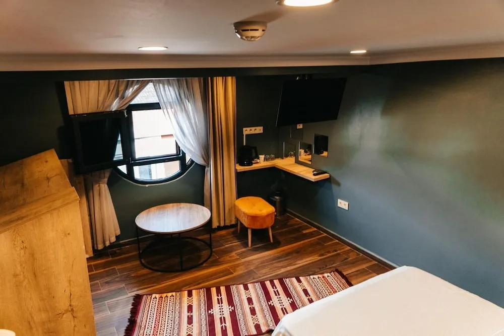 Standard Oda, Bahçe Manzaralı