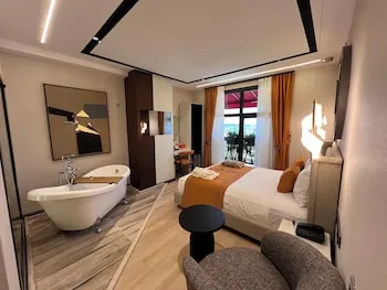 Elysian Airport Hotel