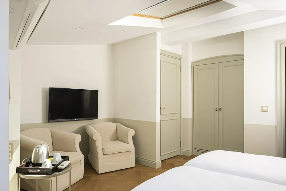 Junior Suite with Balcony and Sea View
