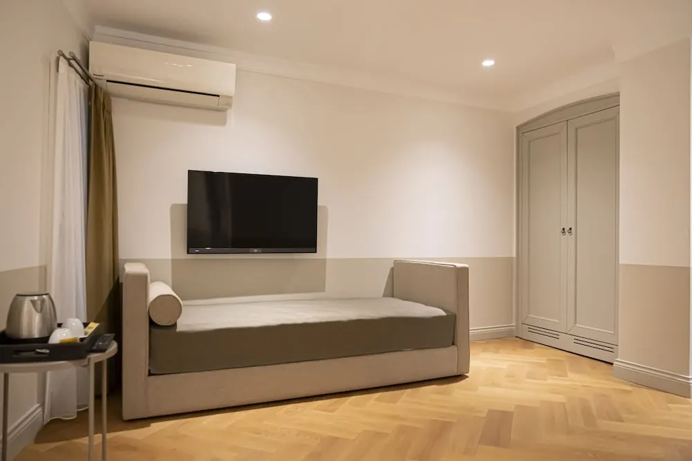 Superior Double Room - Basement