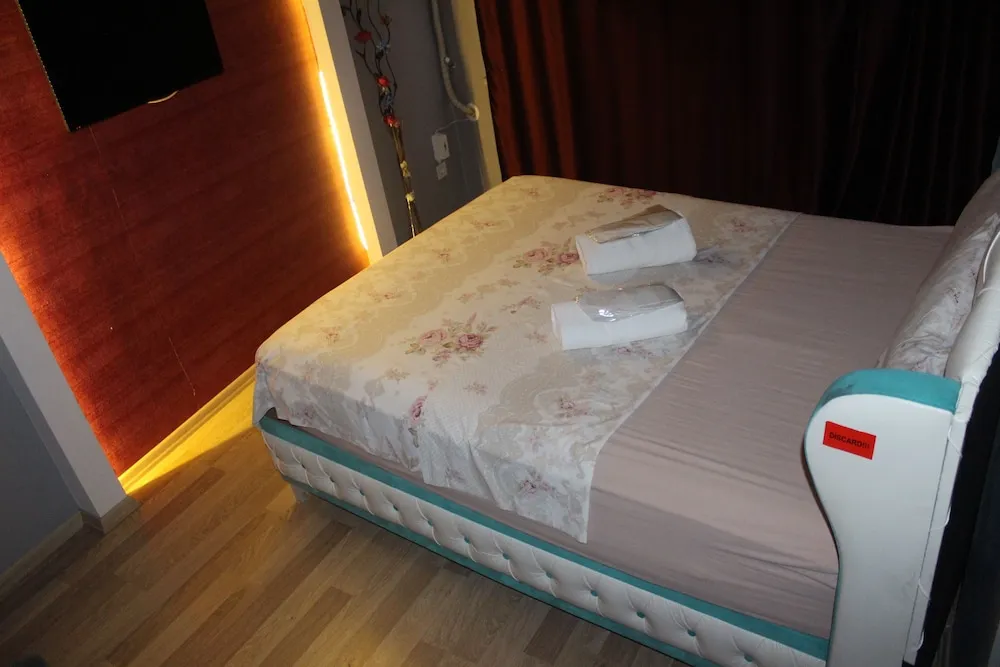 Standard Tek Büyük Yataklı Oda