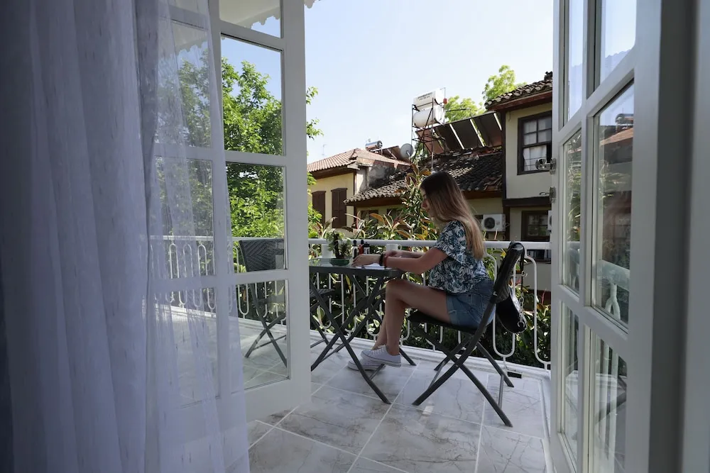 Comfort Tek Büyük Yataklı Oda