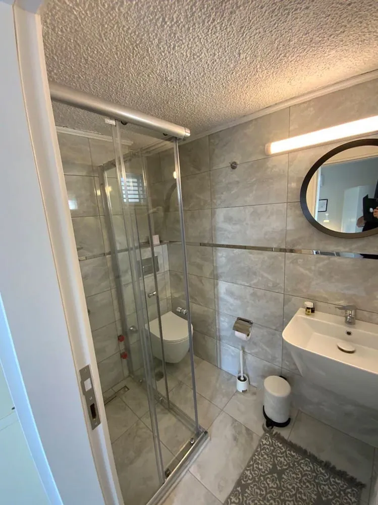 Comfort Tek Büyük Yataklı Oda