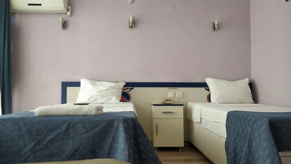 Tek Büyük veya İki Ayrı Yataklı Oda