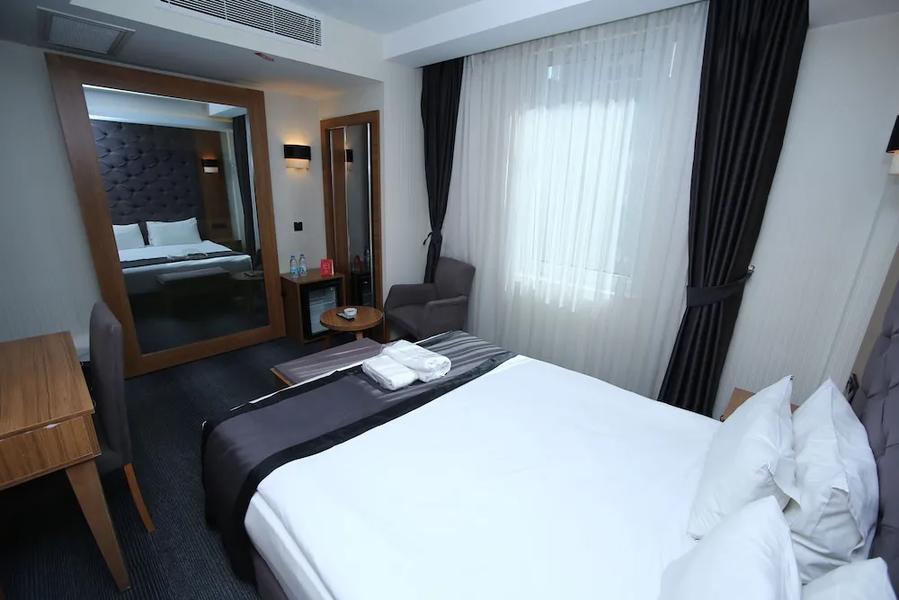 Economy Room