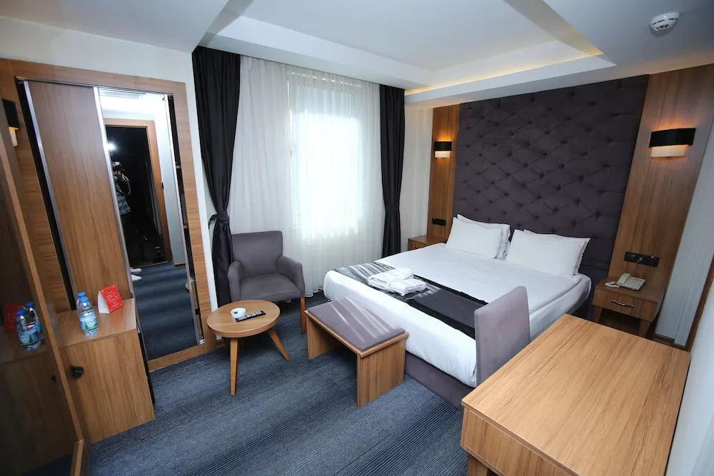 Economy Room