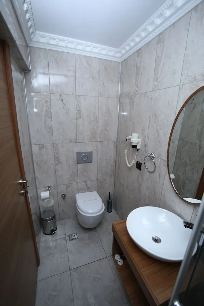 Economy Room