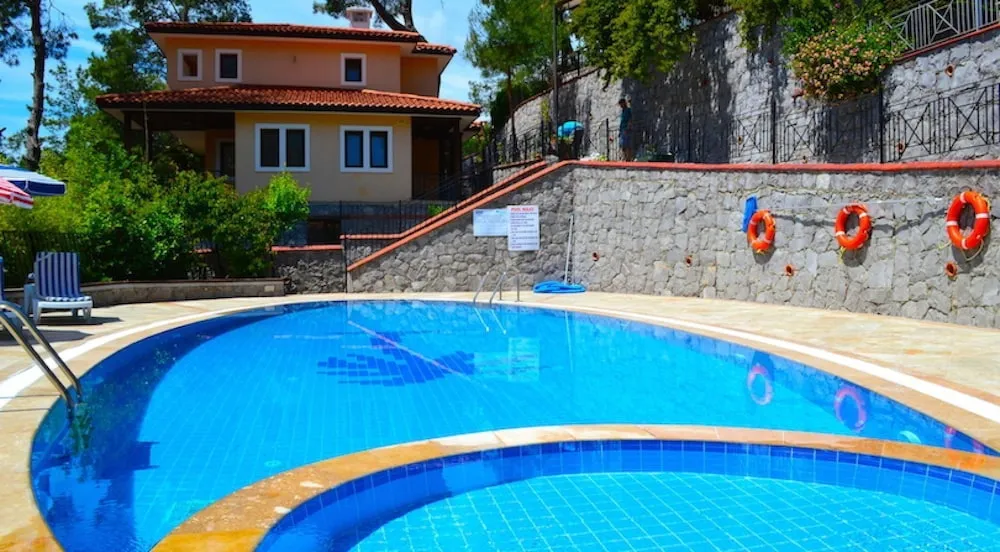 Terrace Life Palm Apart