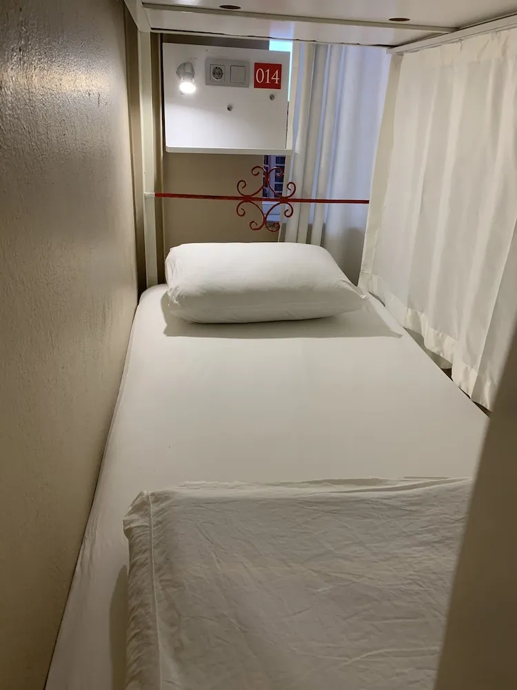 Ortak Ranzalı Oda, Karma Ranzalı Oda, Ortak Banyo (Basement)